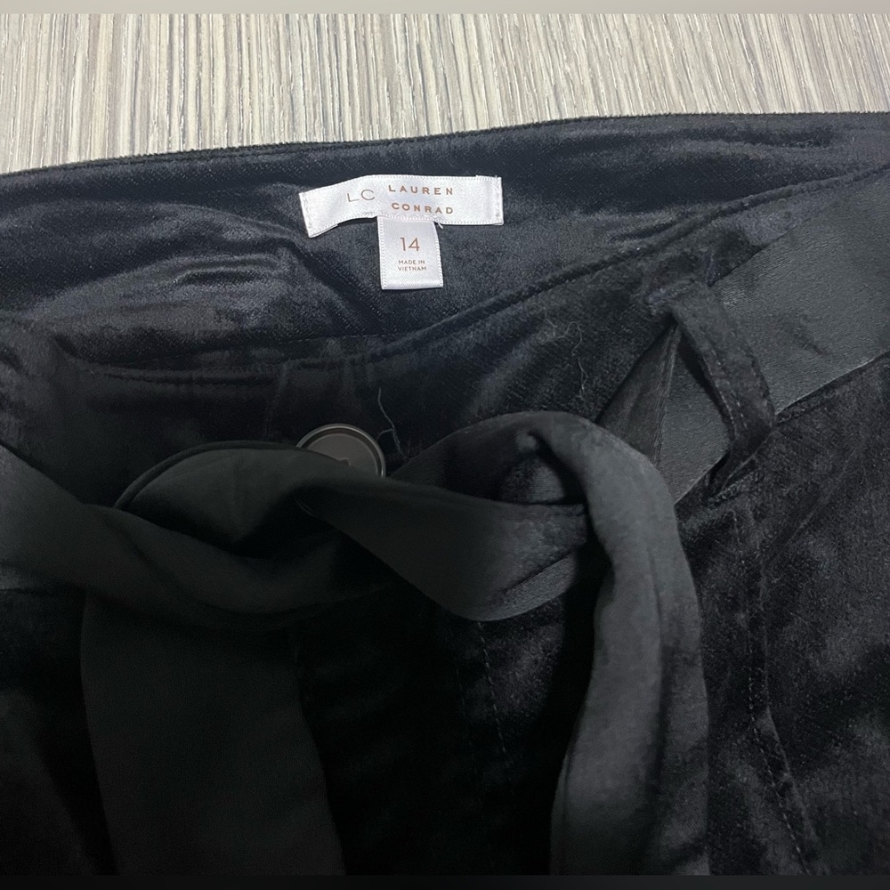 Lauren Conrad Black Velvet Holiday Pintuck Straight-leg Slacks EUC, Size 14 - Picture 4 of 8